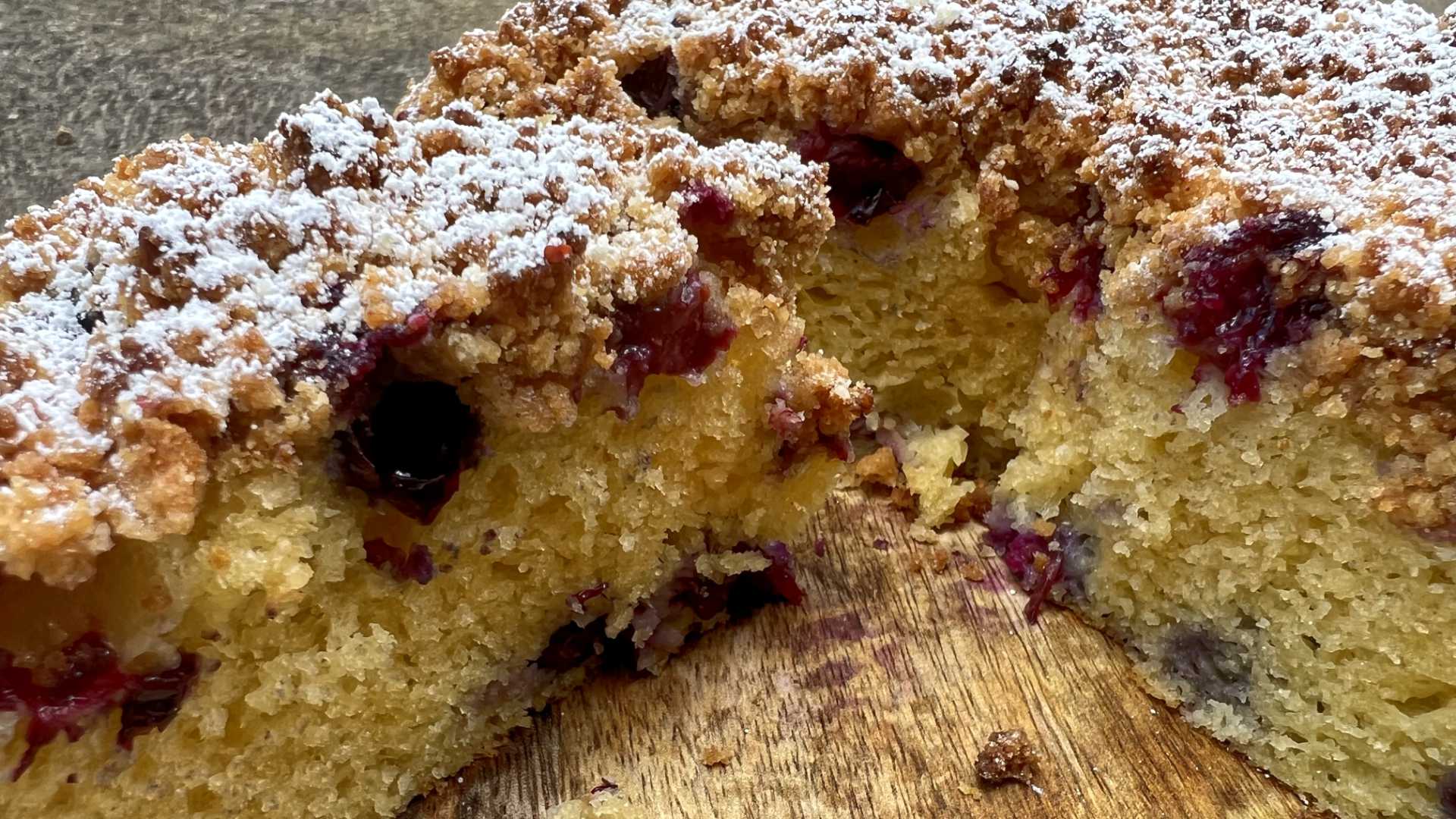 Blueberry Crumble Cake