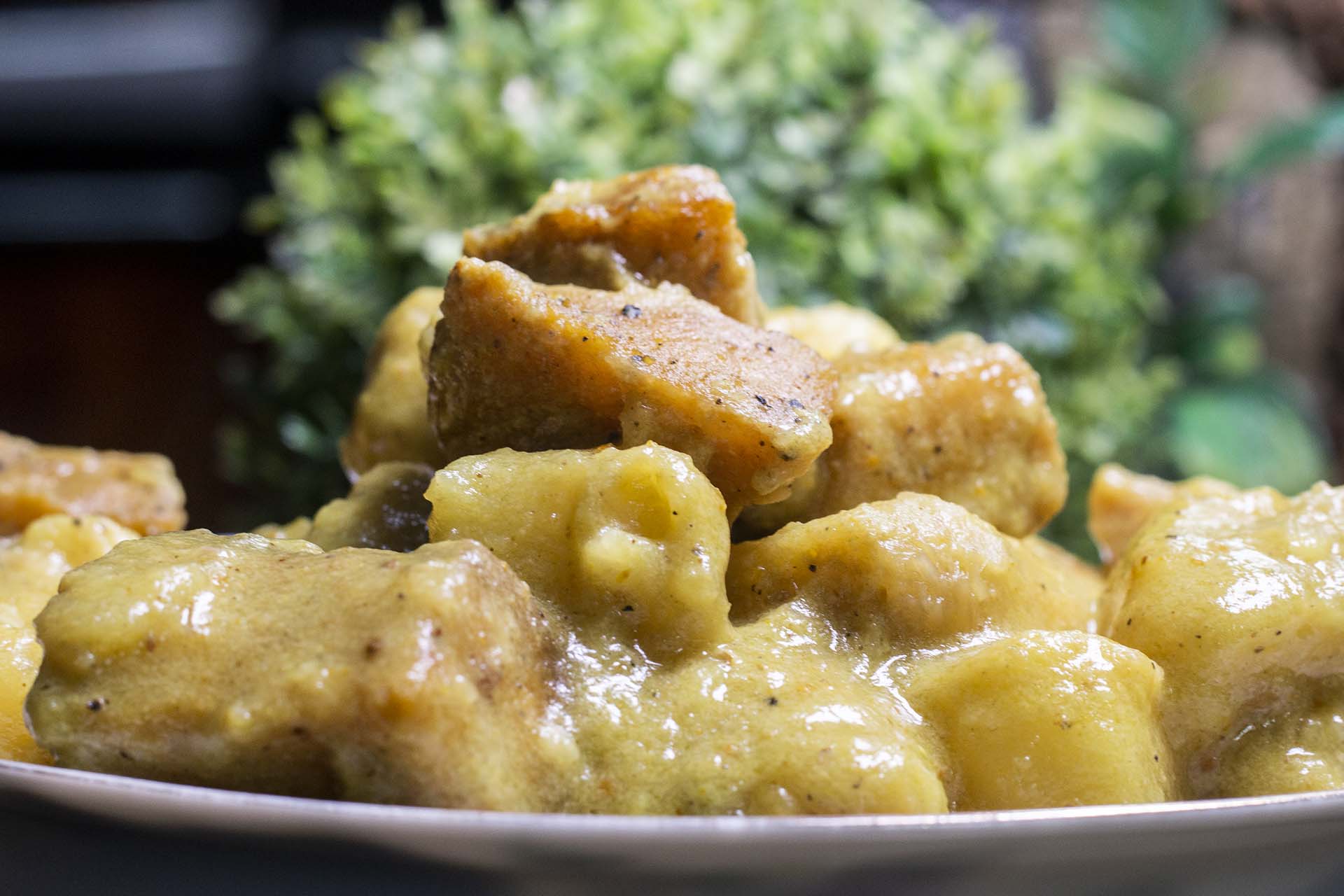 Breadfruit curry with fish