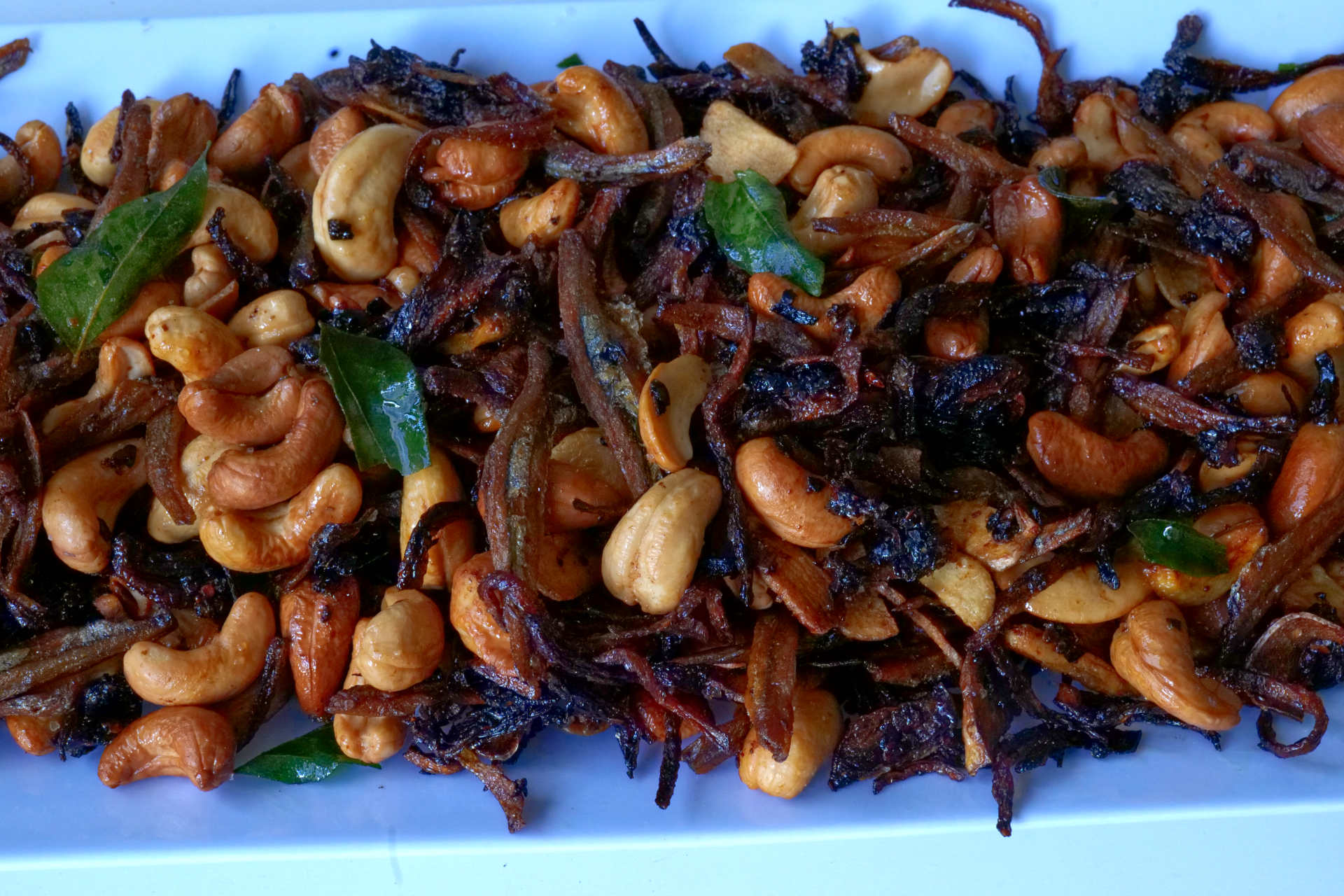 Dried Sprats and Cashew Bite