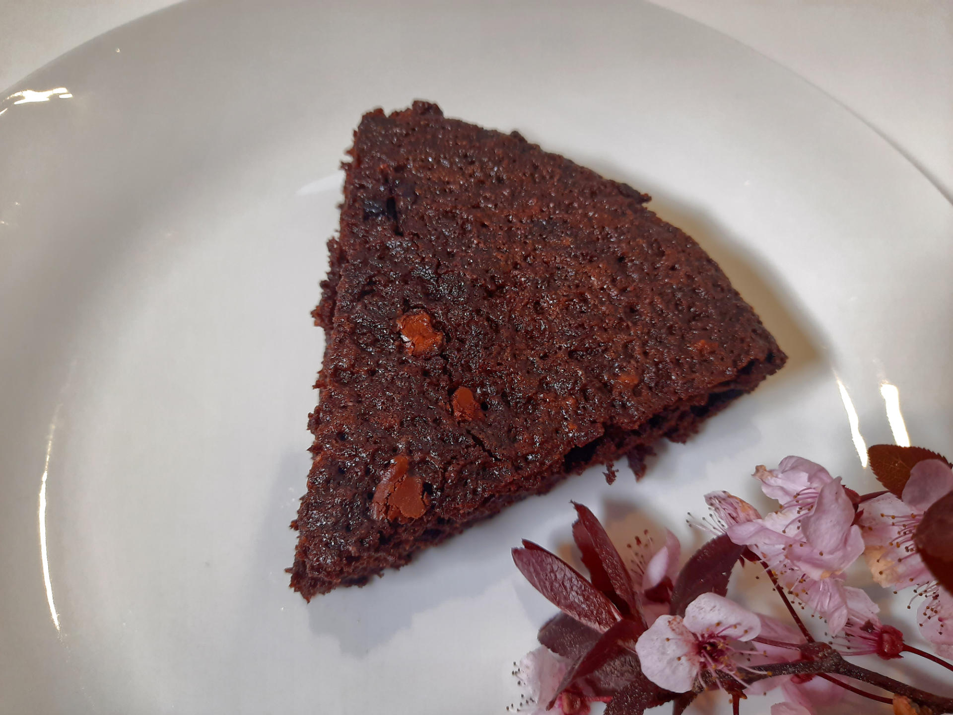 Eggless Chocolate Banana Cake