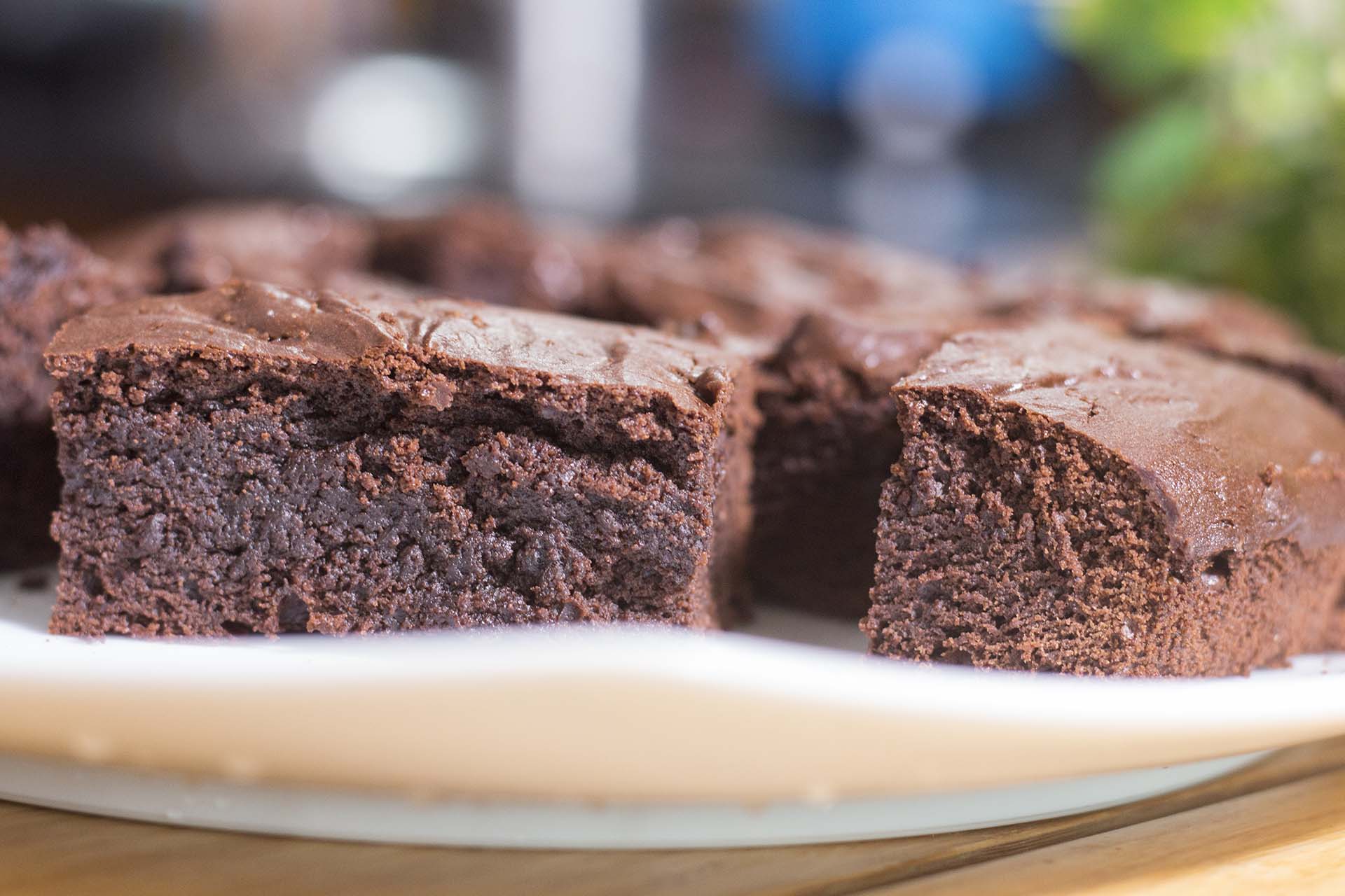 Side view of Eggless Chocolate Cake