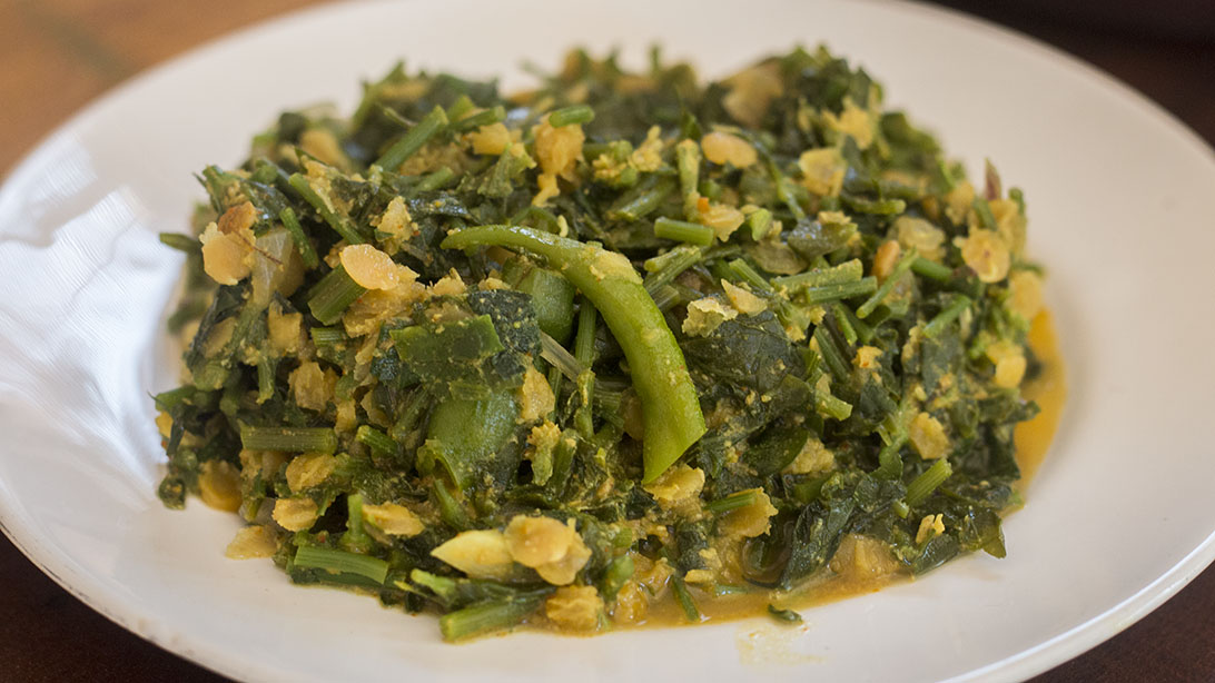 Mukunuwenna Curry with Dhal