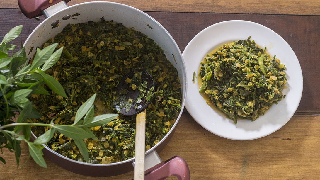 Mukunuwenna Curry with Dhal