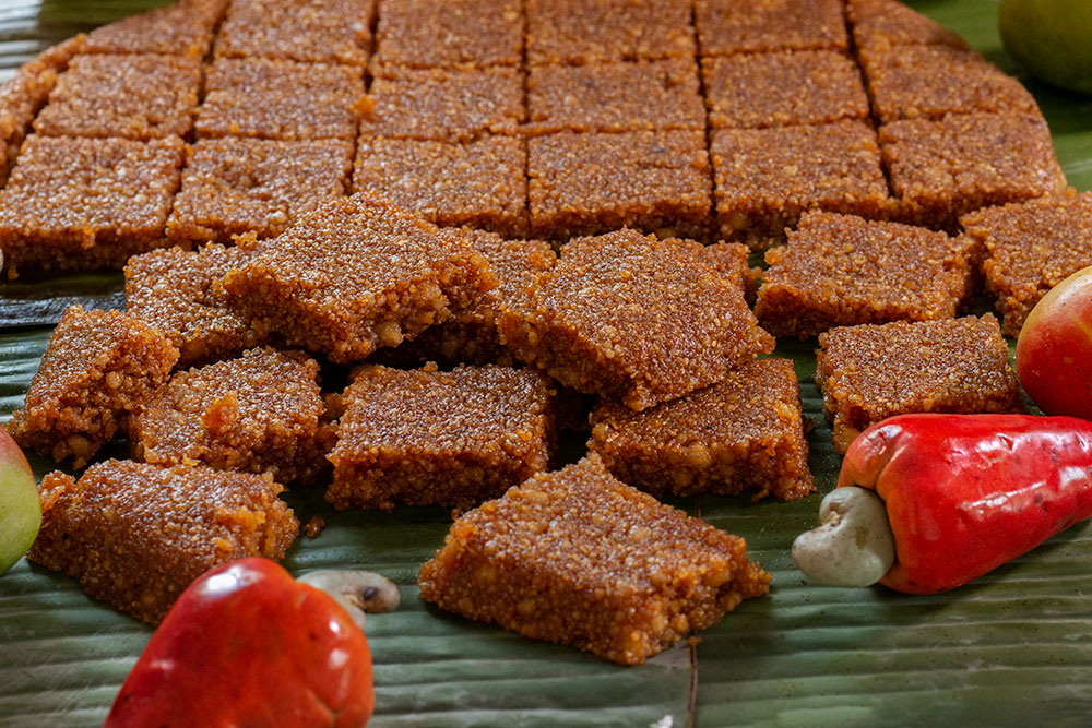 Wali Thalapa/Sau Dodol kept on a banana leaf after cutting into pieces