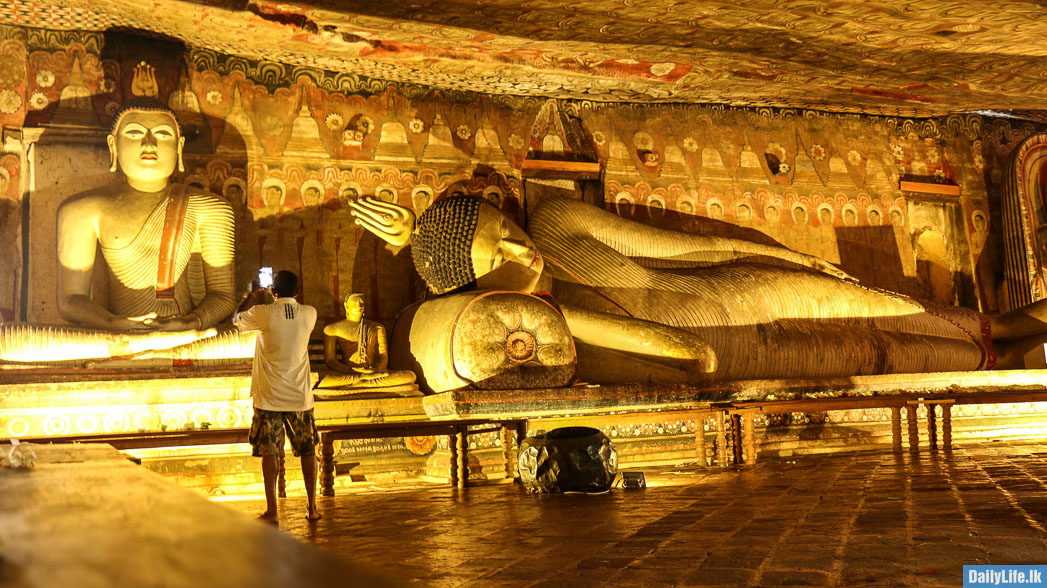 Rock paintings & Buddha Statues at Dambulla