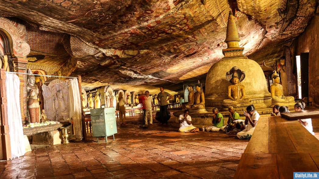 Rock paintings & Buddha Statues at Dambulla