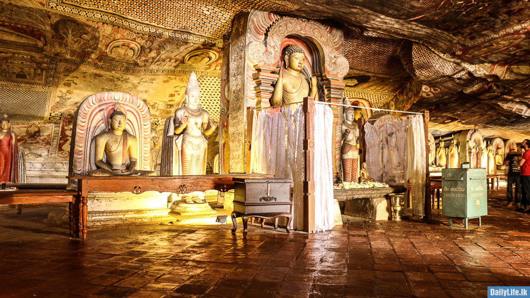 Rock paintings & Buddha Statues at Dambulla