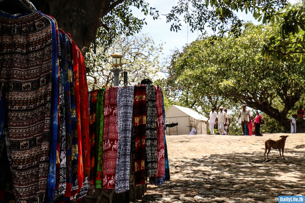 Fabric Selling at Dambulla